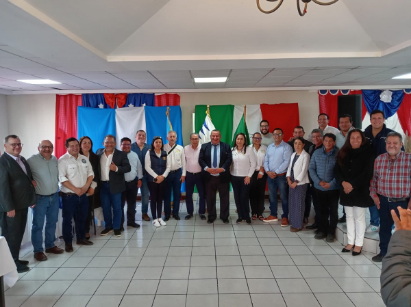 Colaboración entre UNACH y el CUSAM-USAC